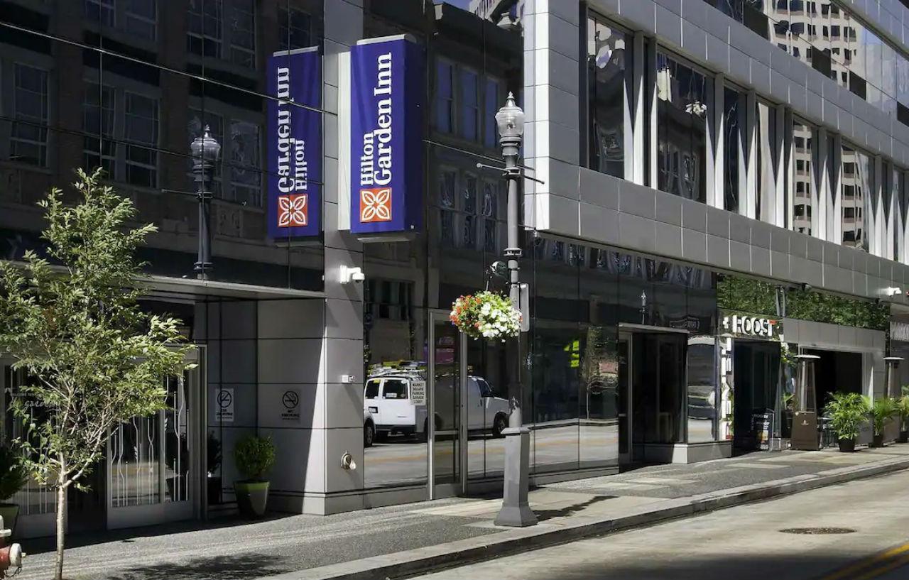 Hilton Garden Inn Pittsburgh Downtown Exterior photo