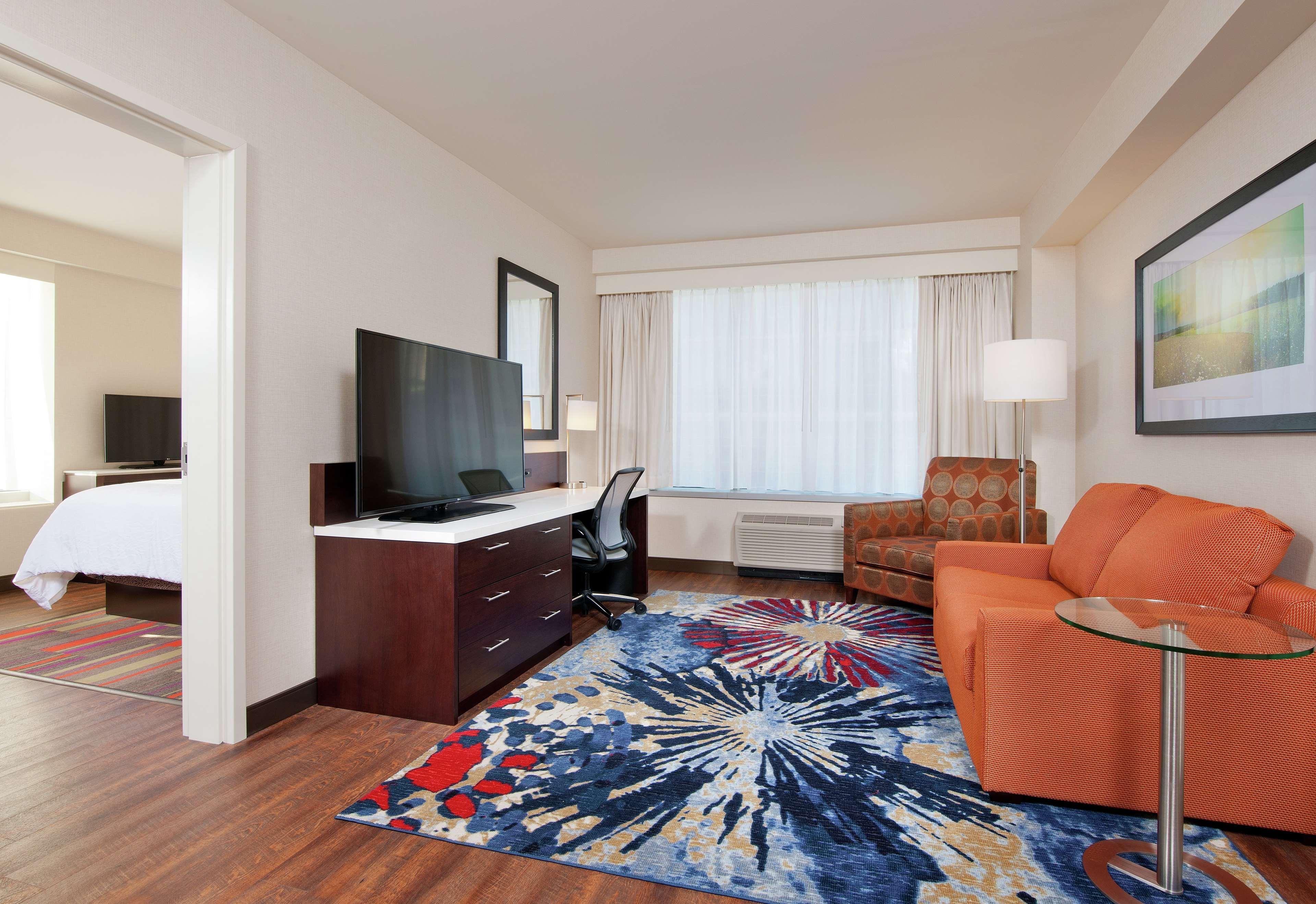 Hilton Garden Inn Pittsburgh Downtown Exterior photo