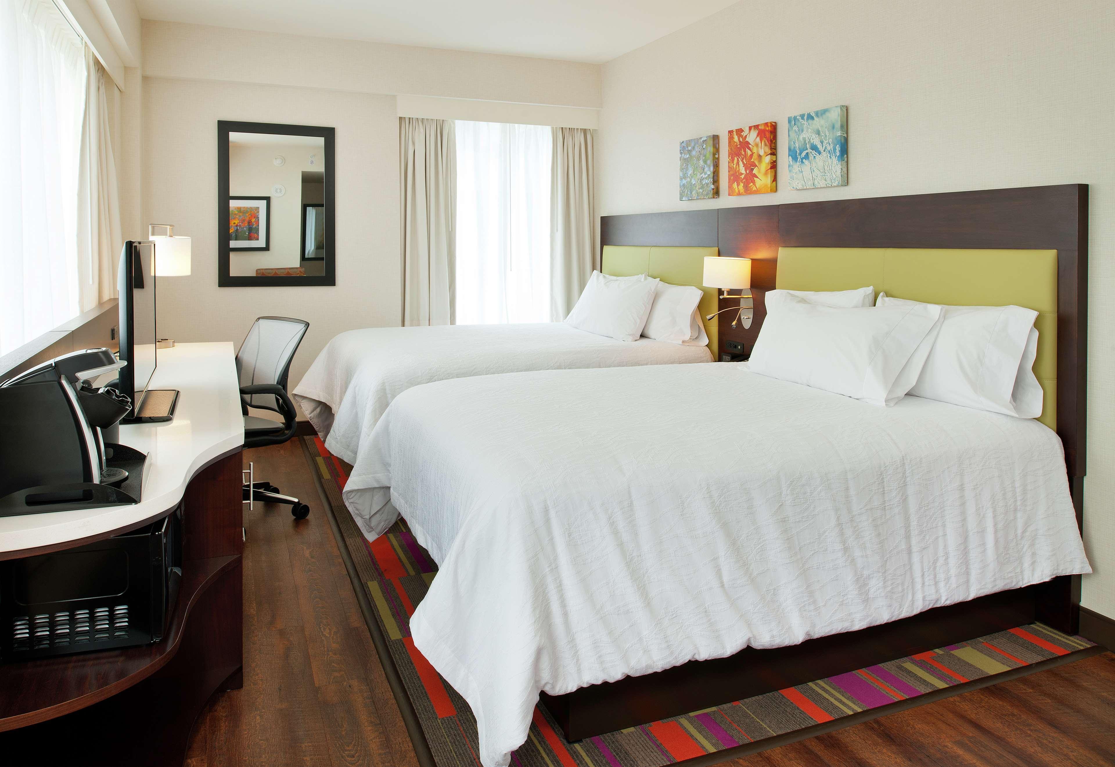 Hilton Garden Inn Pittsburgh Downtown Exterior photo