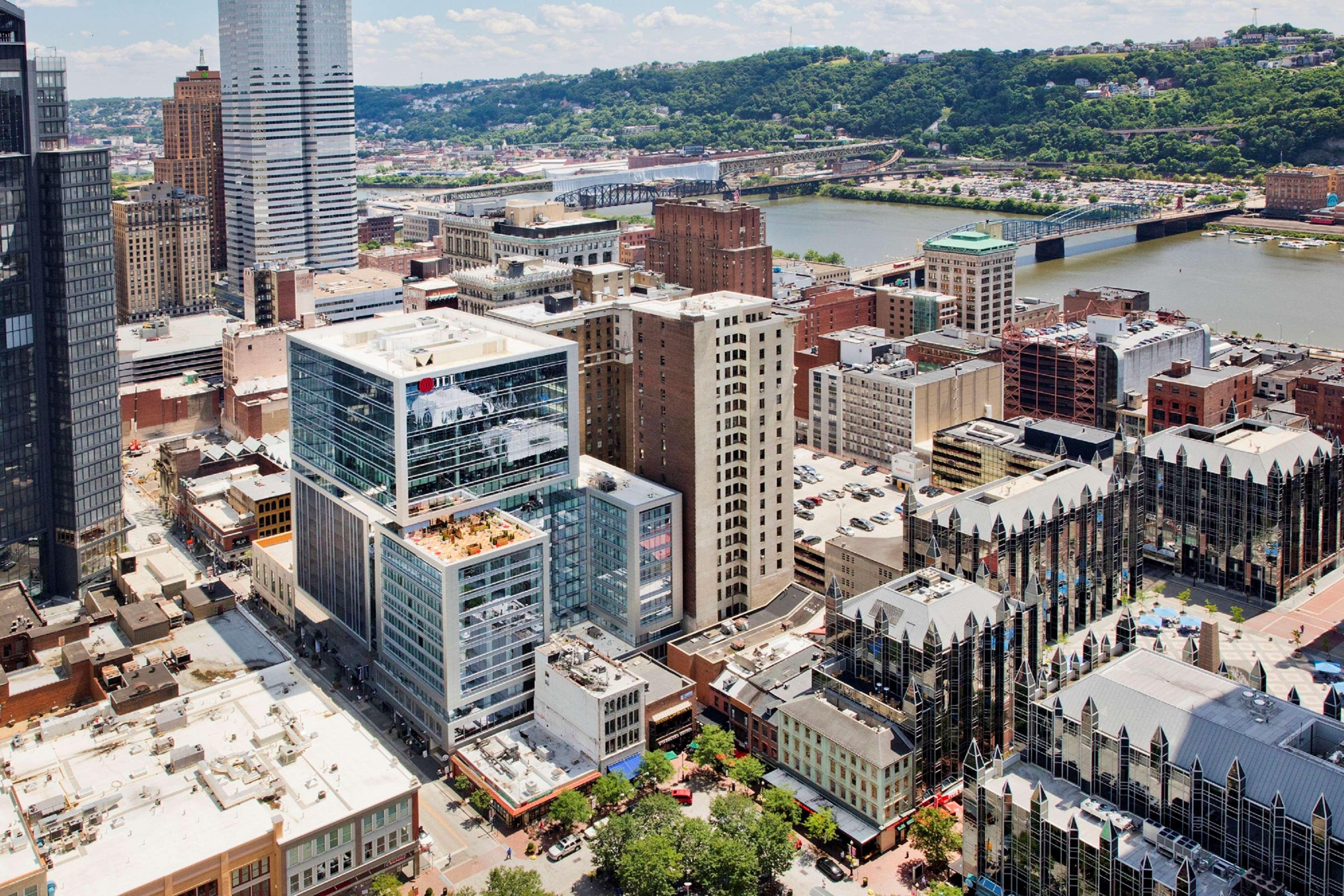 Hilton Garden Inn Pittsburgh Downtown Exterior photo