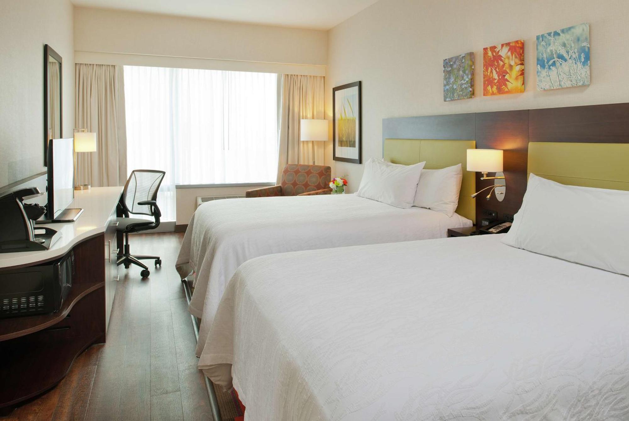 Hilton Garden Inn Pittsburgh Downtown Exterior photo