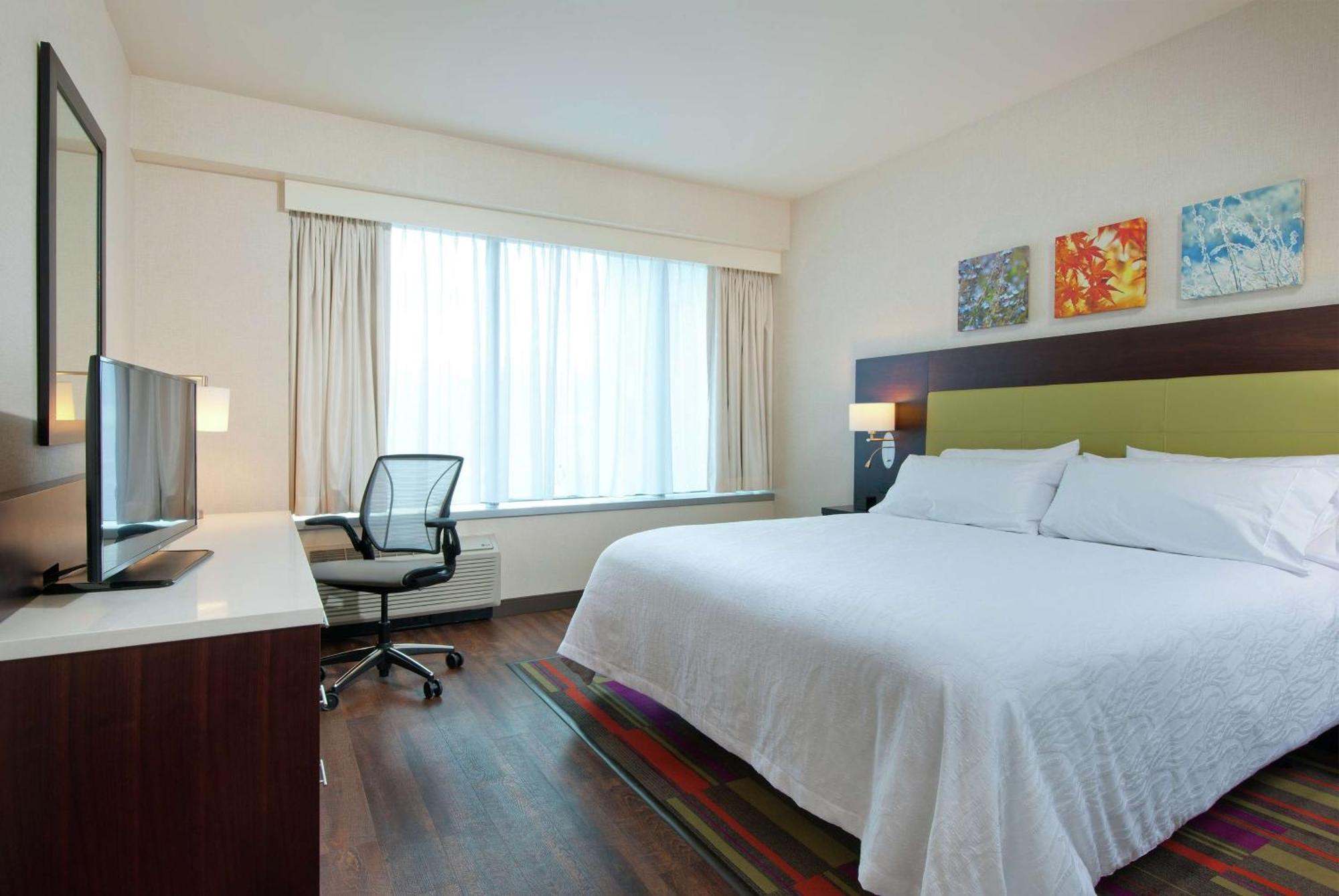 Hilton Garden Inn Pittsburgh Downtown Exterior photo